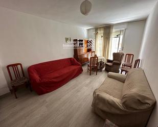 Living room of Flat for sale in Salamanca Capital  with Heating and Furnished