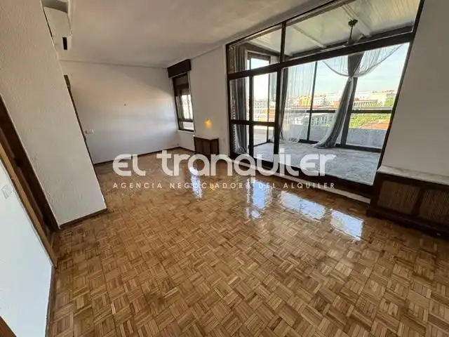 Dormitori de Àtic de lloguer en Madrid amb Aire condicionat, Parquet i Terrassa
