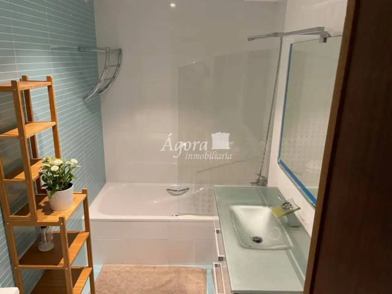 Baño de Piso de alquiler en Valladolid con Calefacción, Parquet y Terraza