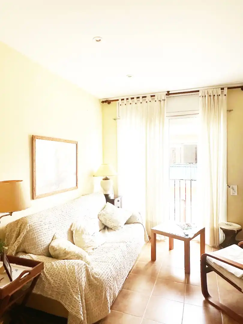Sala de estar de Piso en venta en Palamós con Aire acondicionado, Amueblado y Balcón
