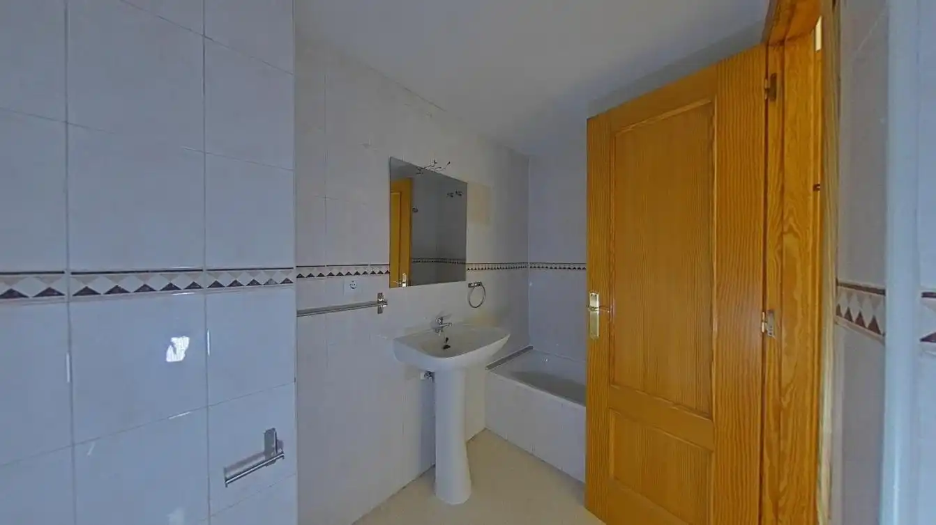 Baño de Piso en venta en Benidorm con Piscina
