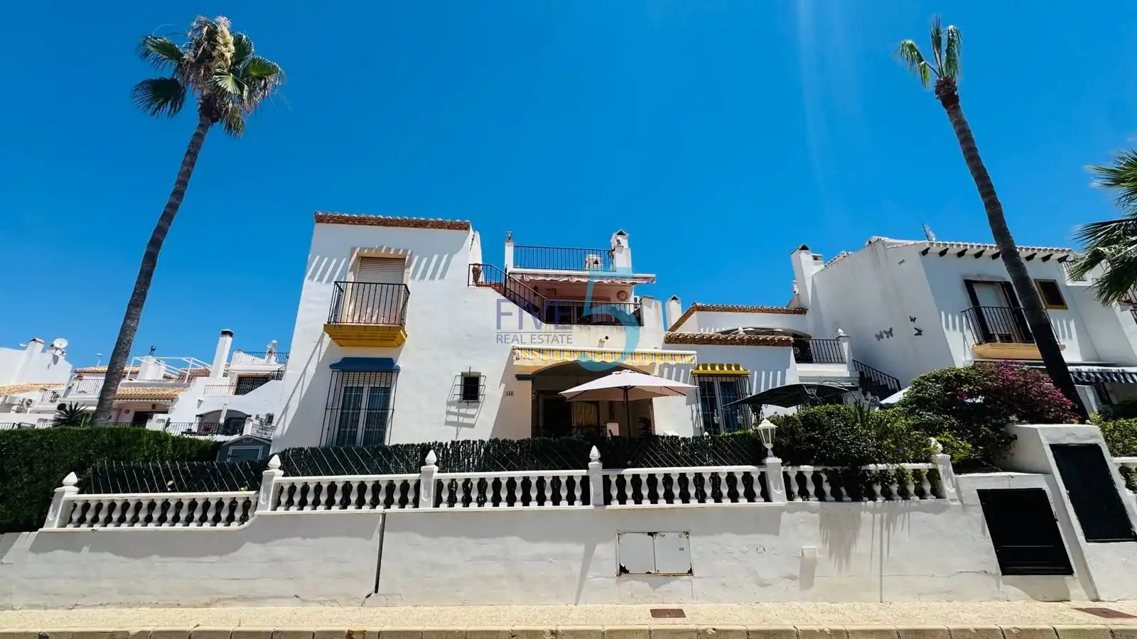 Außenansicht von Wohnung zum Verkauf in Orihuela mit Klimaanlage, Terrasse und Schwimmbad
