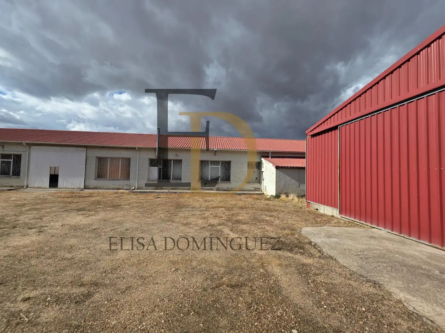 Außenansicht von Fabrikhallen zur Miete in Villares de la Reina, Salamanca