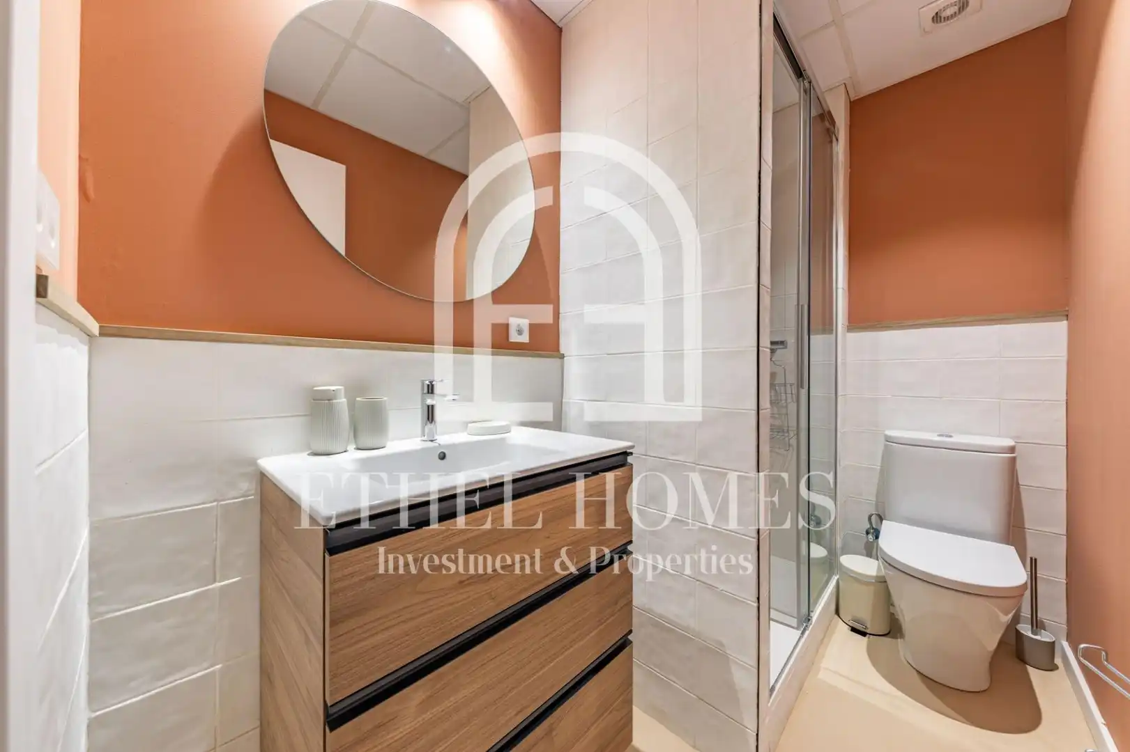 Baño de Piso de alquiler en Barcelona con Aire acondicionado, Calefacción y Balcón