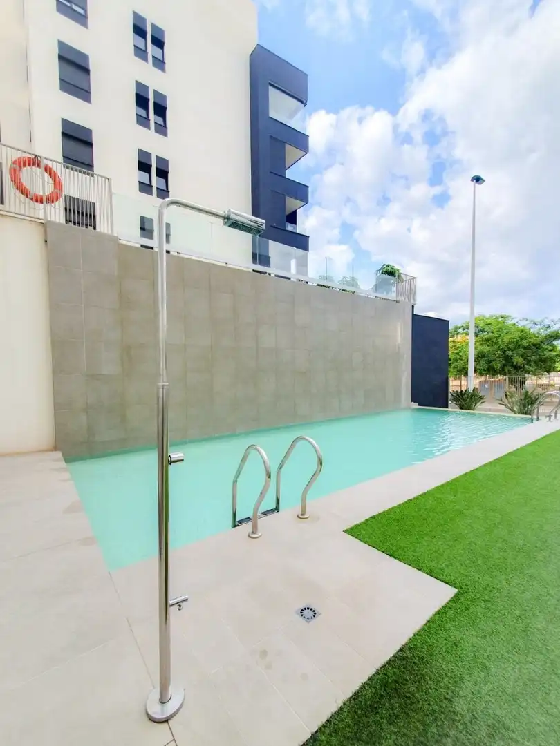 Piscina de Pis en venda en Elche / Elx amb Aire condicionat, Calefacció i Jardí privat