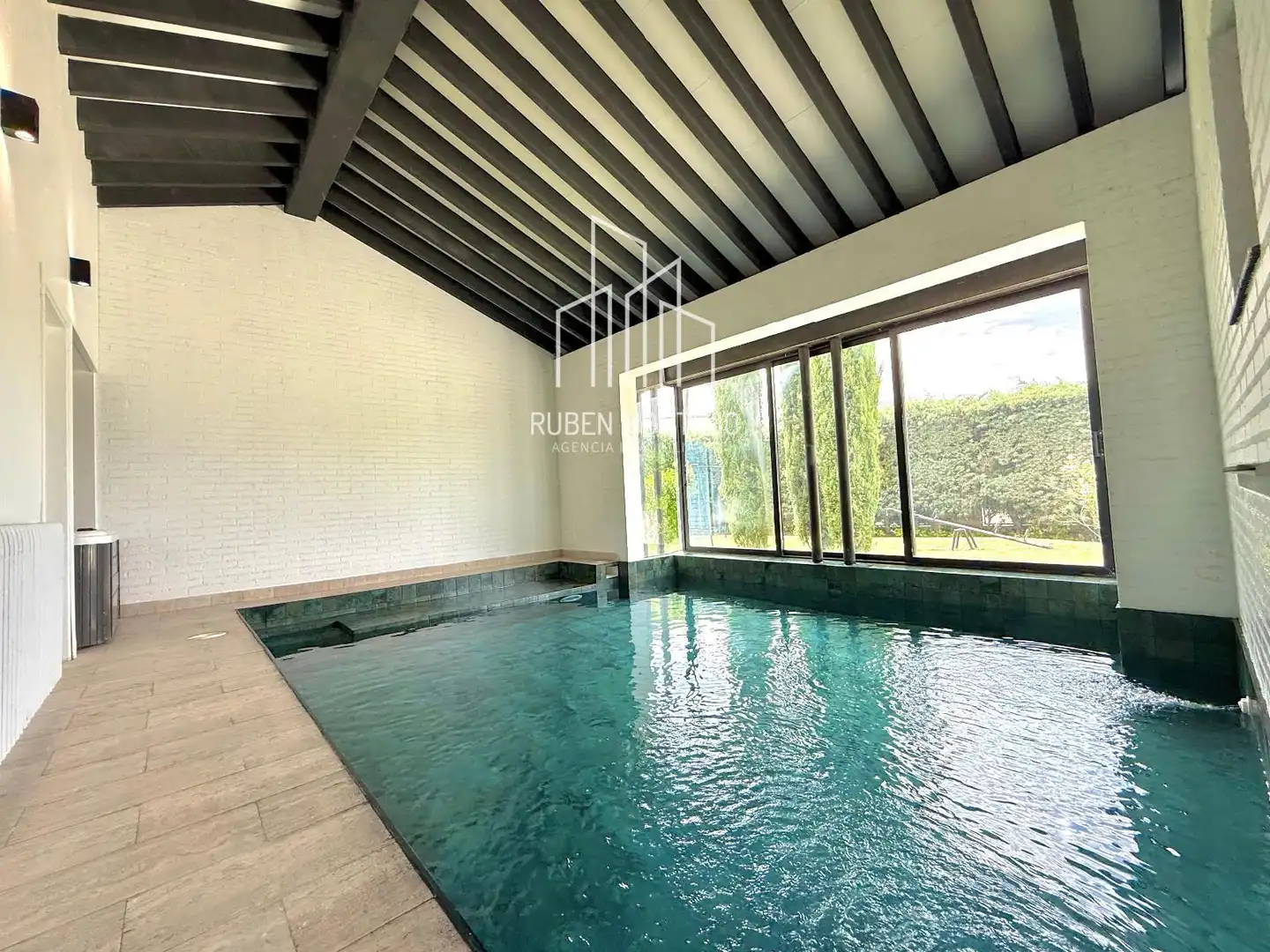 Piscina de Casa o xalet en venda en Carbajosa de la Sagrada amb Calefacció, Jardí privat i Piscina