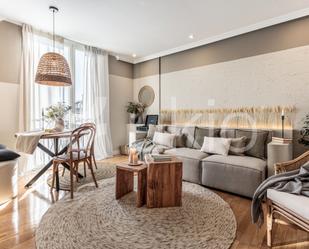 Living room of Apartment to rent in  Madrid Capital  with Air Conditioner, Oven and Washing machine