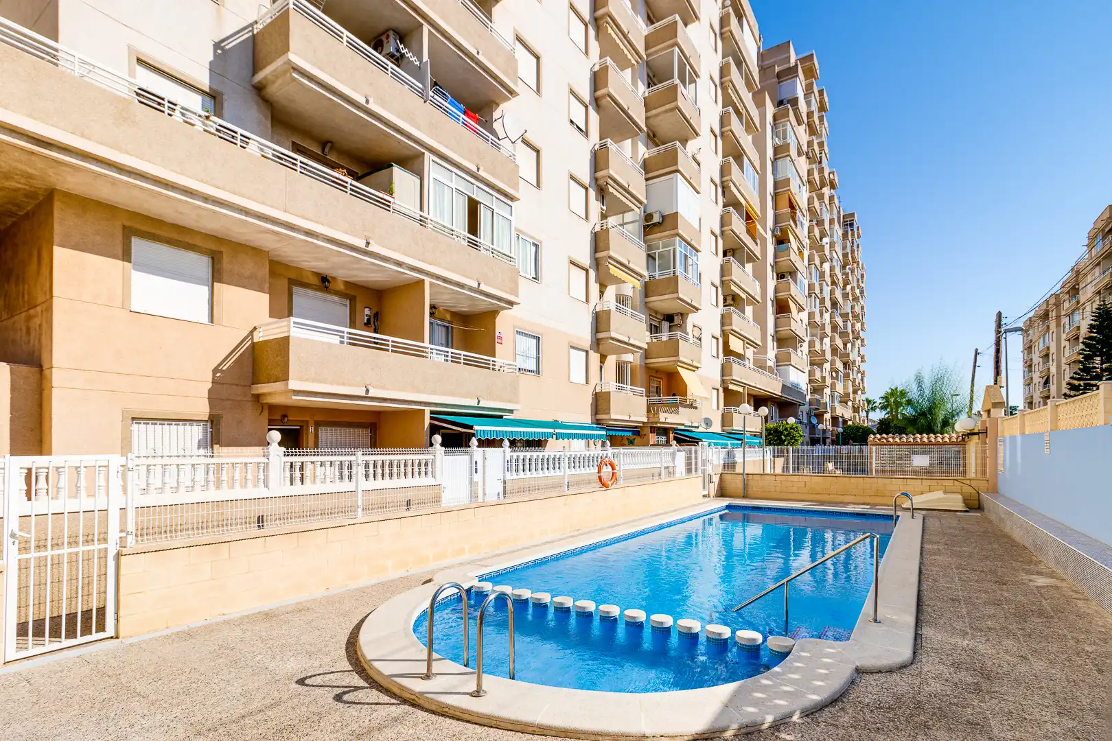 Piscina de Pis en venda en Nueva Torrevieja - Aguas Nuevas