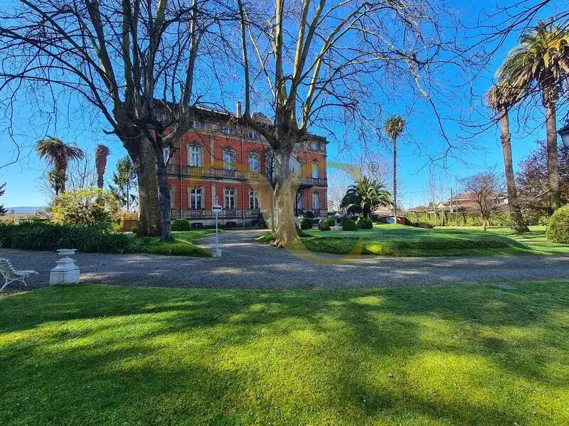 Vista exterior de Casa o xalet en venda en Gijón  amb Calefacció, Jardí privat i Terrassa