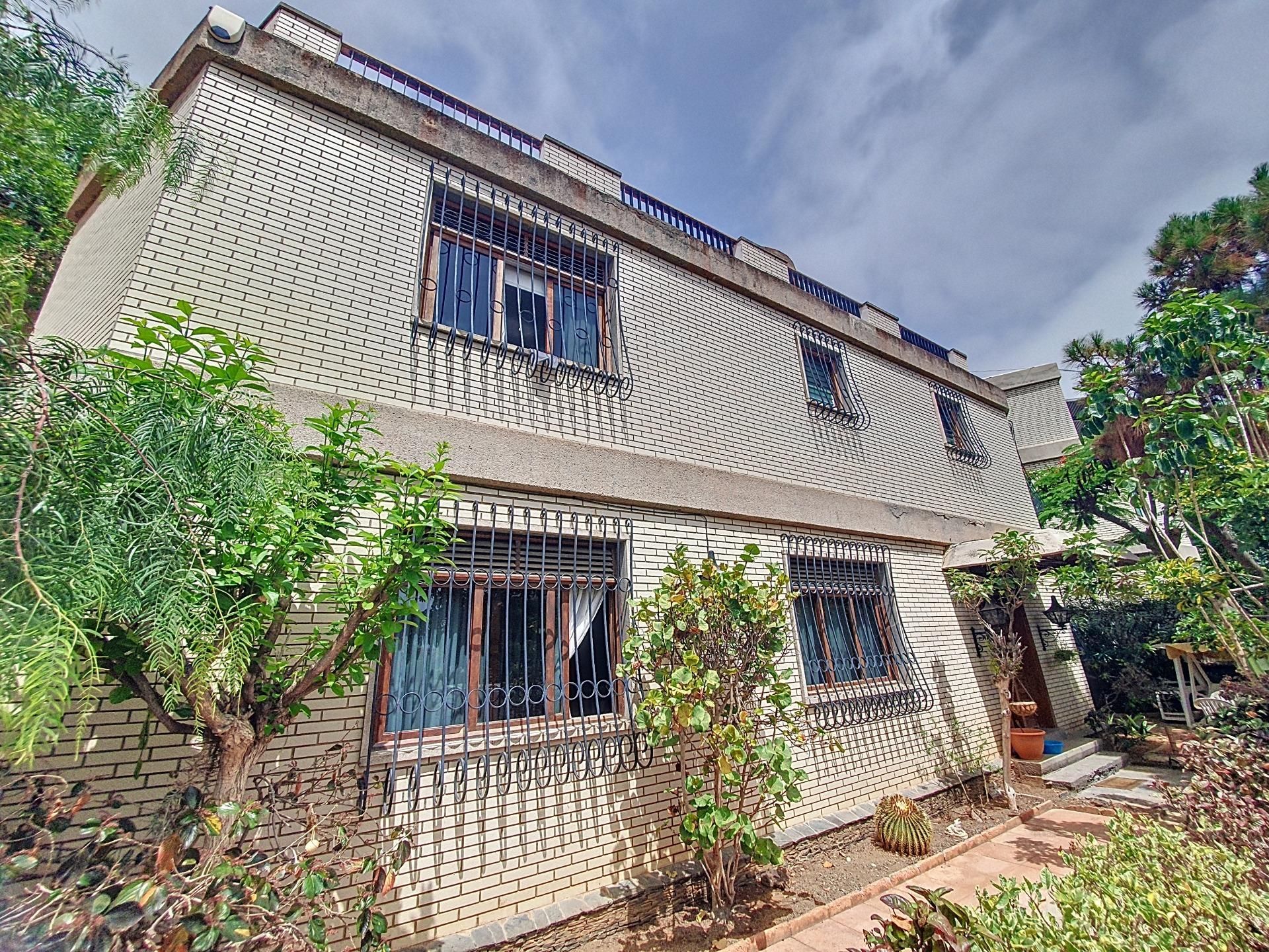 Exterior view of House or chalet for sale in Las Palmas de Gran Canaria  with Air Conditioner, Private garden and Balcony