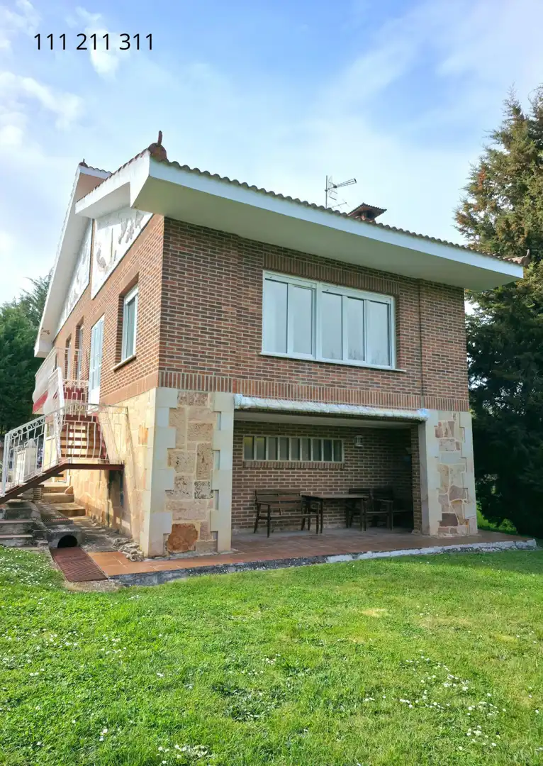 Vista exterior de Casa o xalet en venda en Pomar de Valdivia amb Calefacció, Jardí privat i Terrassa