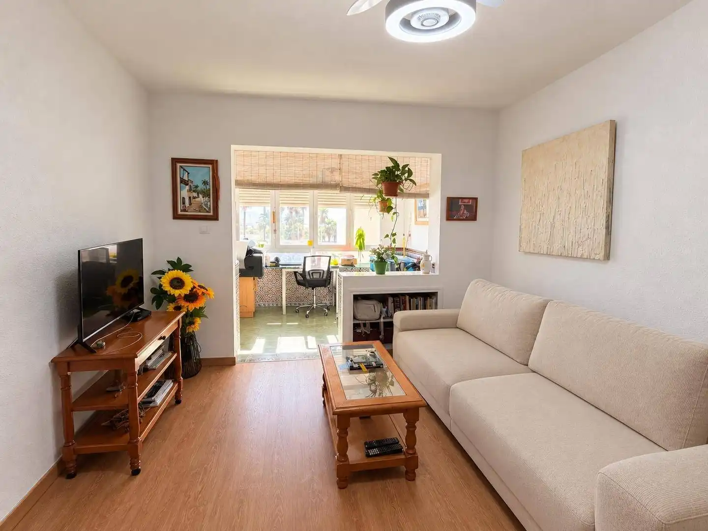 Sala d'estar de Apartament en venda en Motril amb Aire condicionat, Calefacció i Parquet