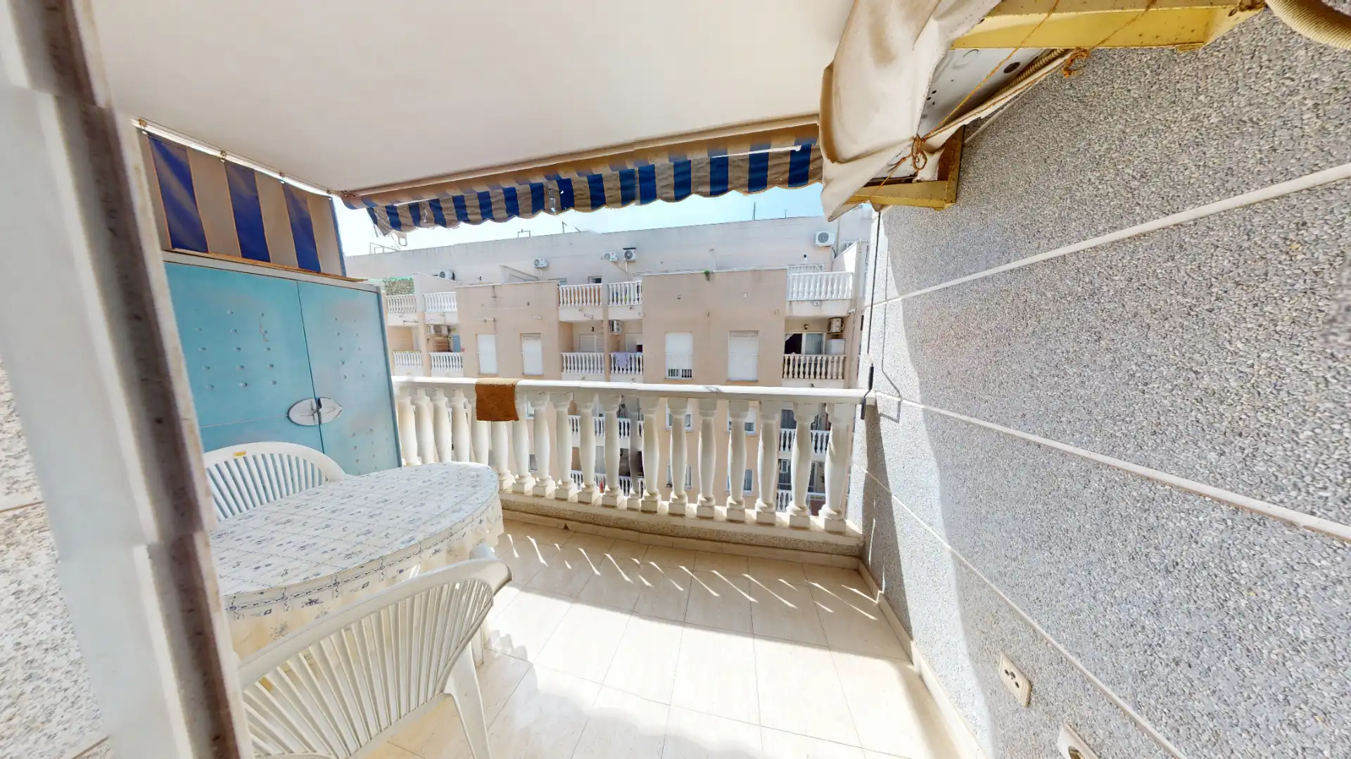 Terrasse von Wohnung zum Verkauf in Torrevieja mit Klimaanlage, Heizung und Möbliert
