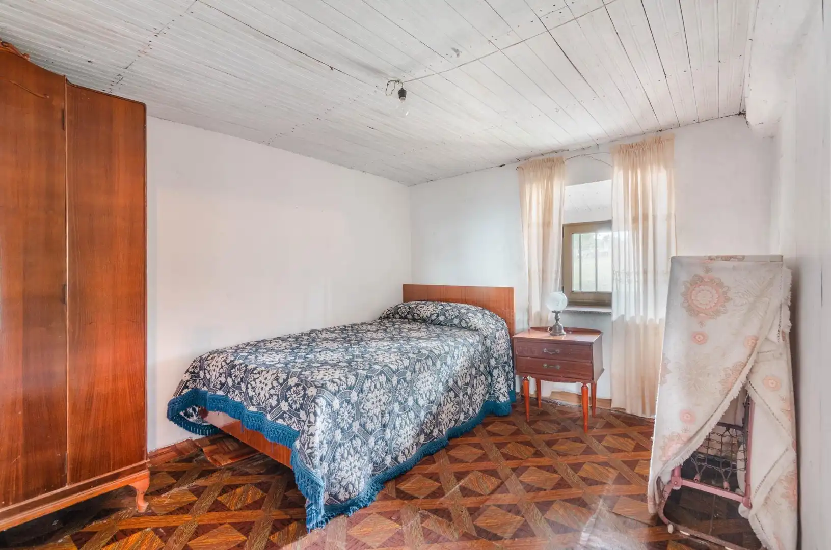 Dormitori de Casa o xalet en venda en Valdés - Luarca amb Calefacció, Jardí privat i Terrassa