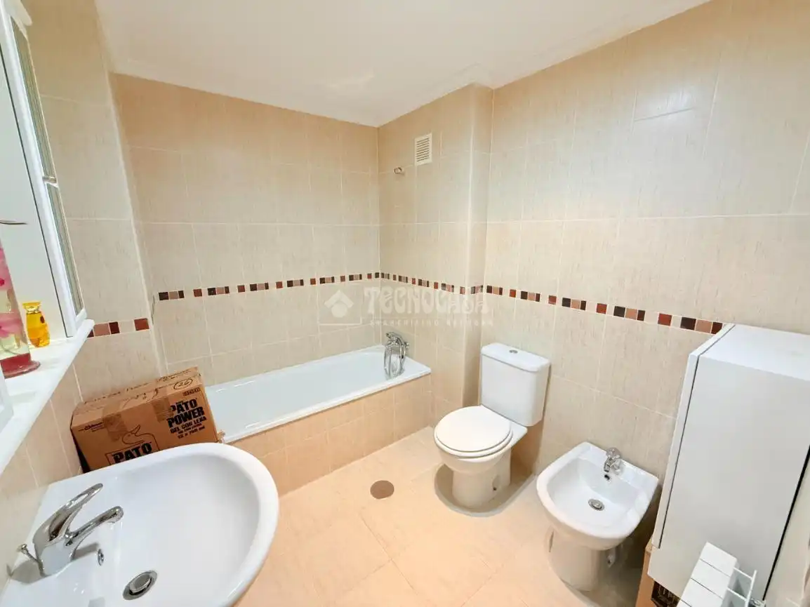 Baño de Piso en venta en Seseña con Calefacción, Terraza y Balcón