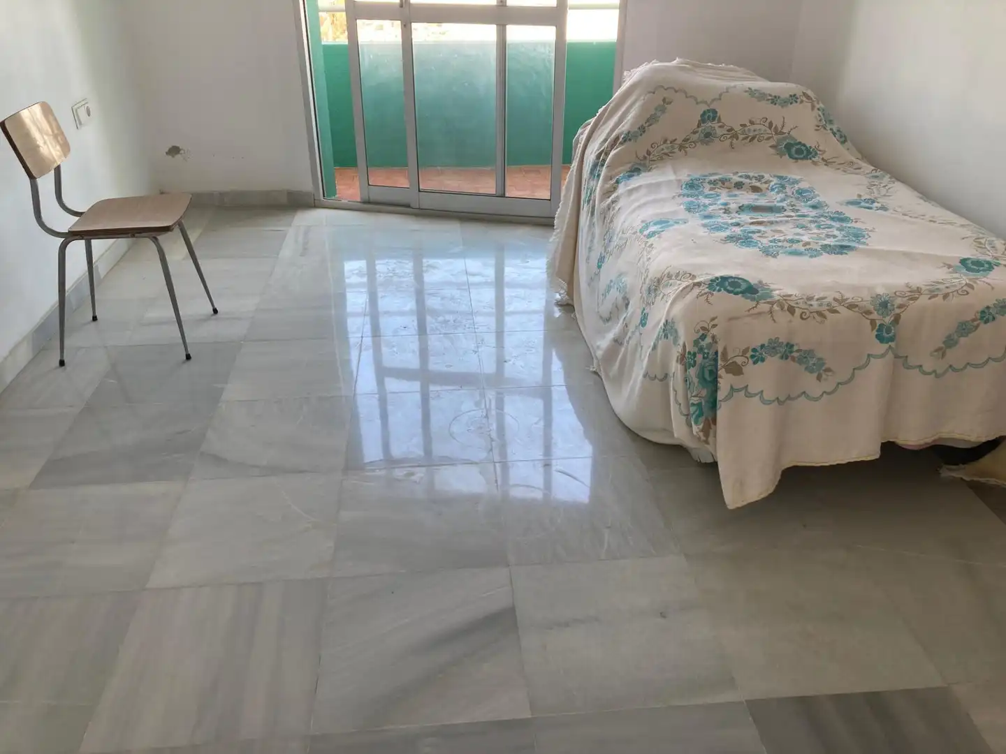 Habitación de Edificio en venta en Barbate