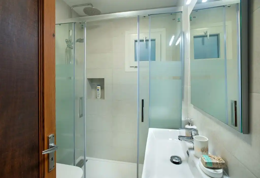 Bathroom of Houses for sale in Pollença  with Air Conditioner, Terrace and Swimming Pool