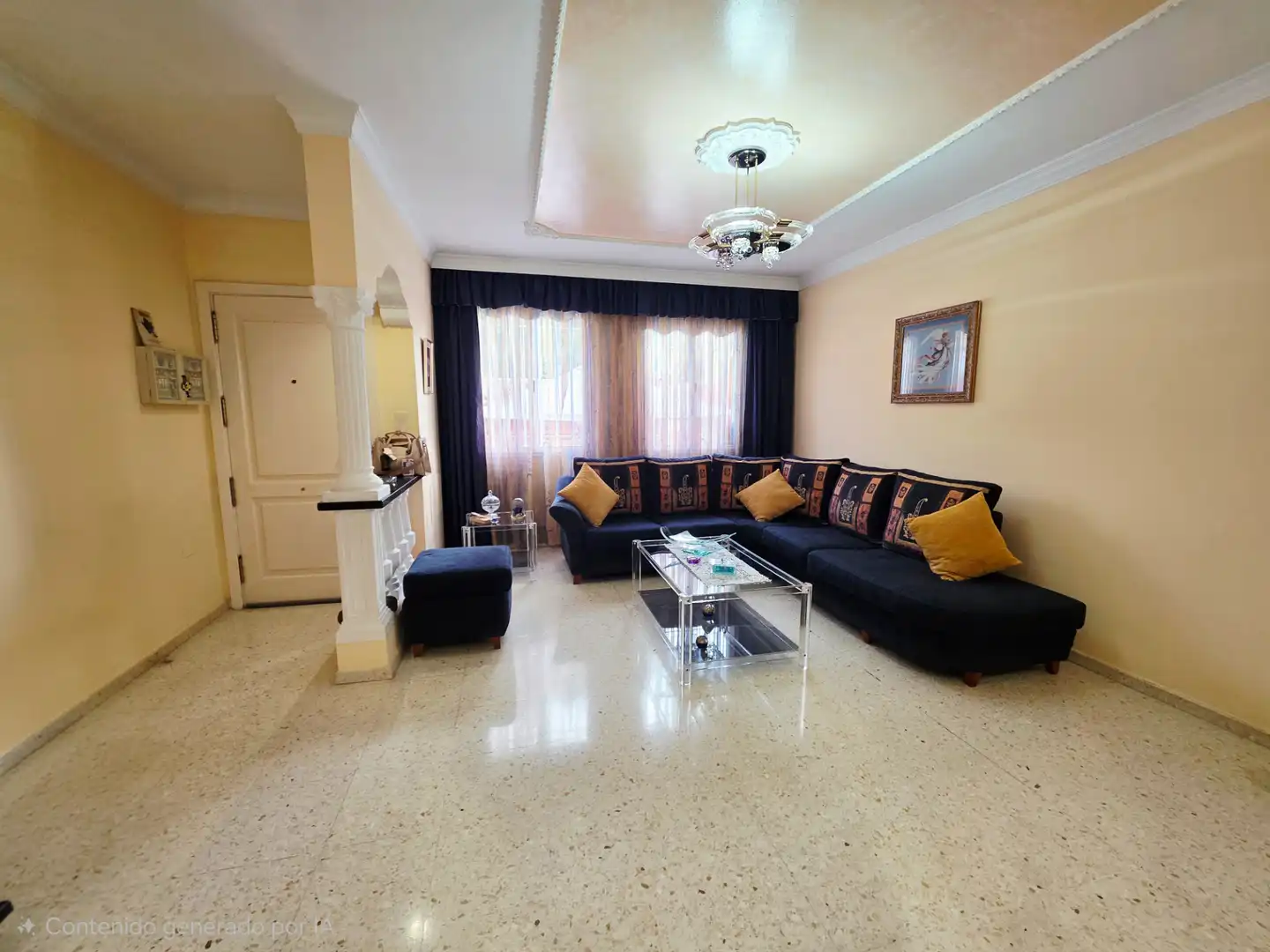 Sala d'estar de Casa adosada en venda en Las Palmas de Gran Canaria amb Terrassa i Traster