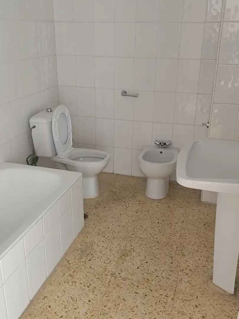 Bathroom of Flat for rent in Sevilla  with Air Conditioner and Washing machine