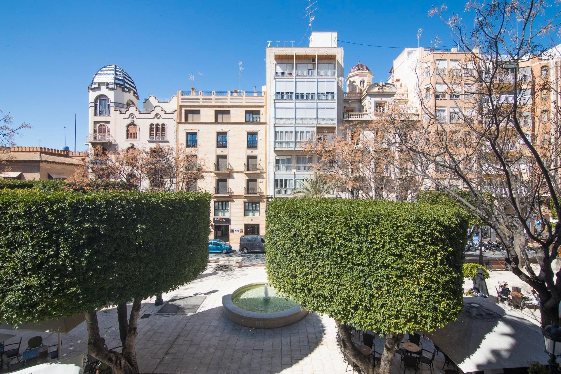 Vista exterior de Pis en venda en Elche / Elx amb Terrassa