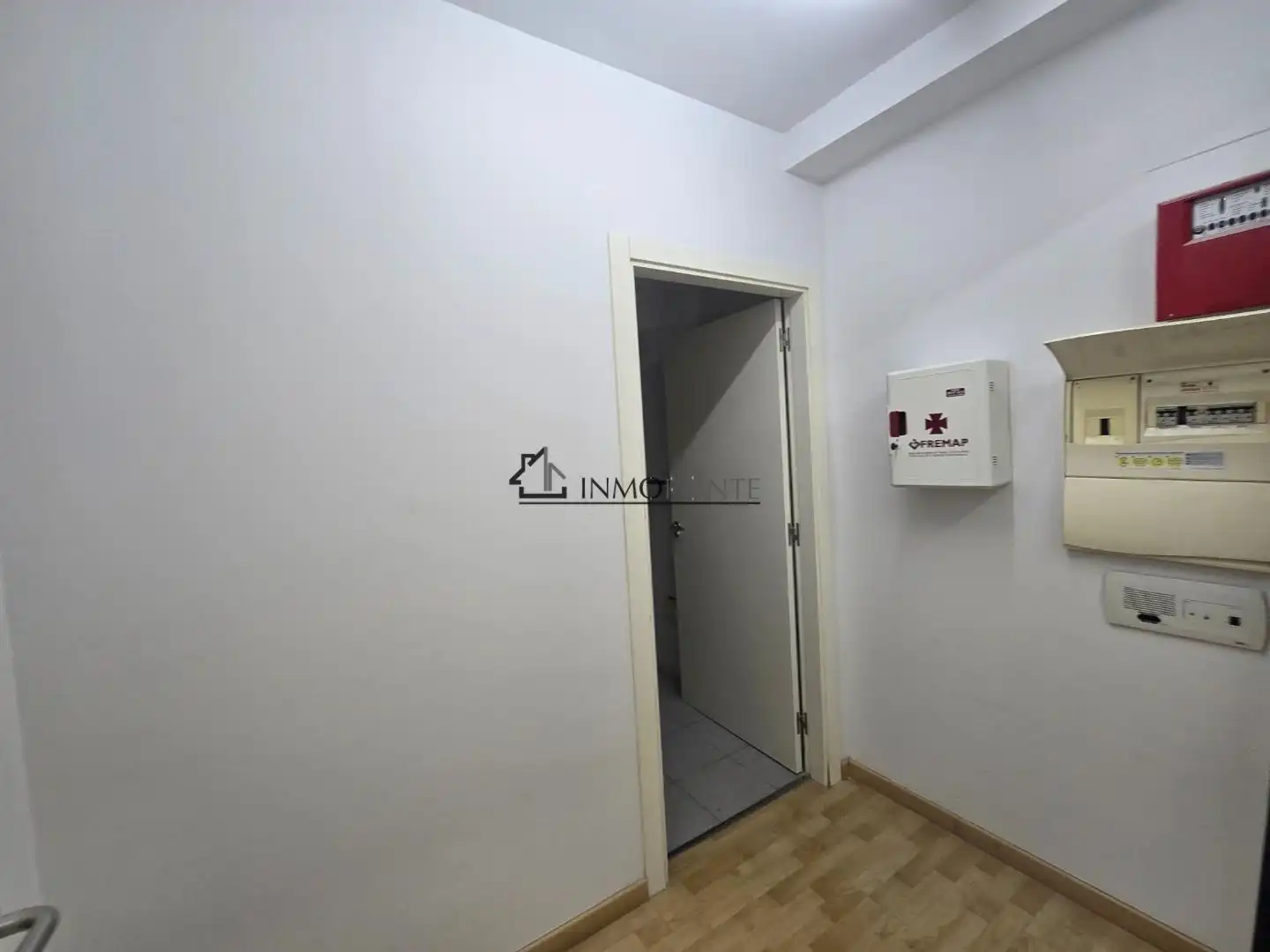 Business premises for sale in Zona de Plaza de Barcelos, imagen 12