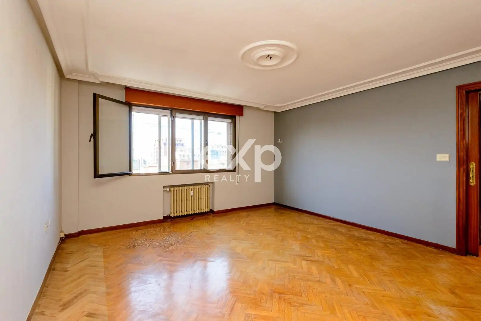 Habitación de Piso en venta en Gijón  con Calefacción y Amueblado