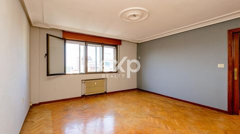 Foto 4 de Piso en venta en Avenida de Portugal, 52, Laviada, Gijón