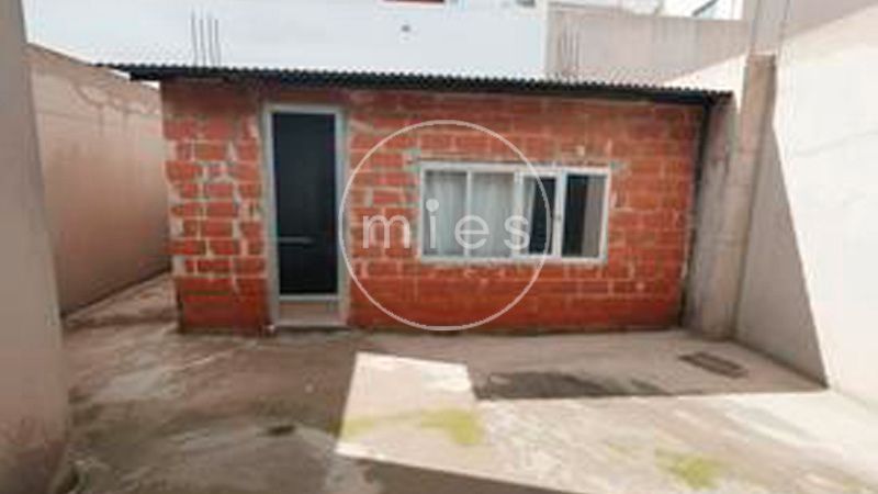 Vista exterior de Local en venta en Montserrat