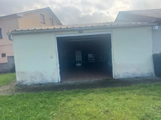 Vista exterior de Casa o xalet en venda en Castropol amb Calefacció, Jardí privat i Parquet