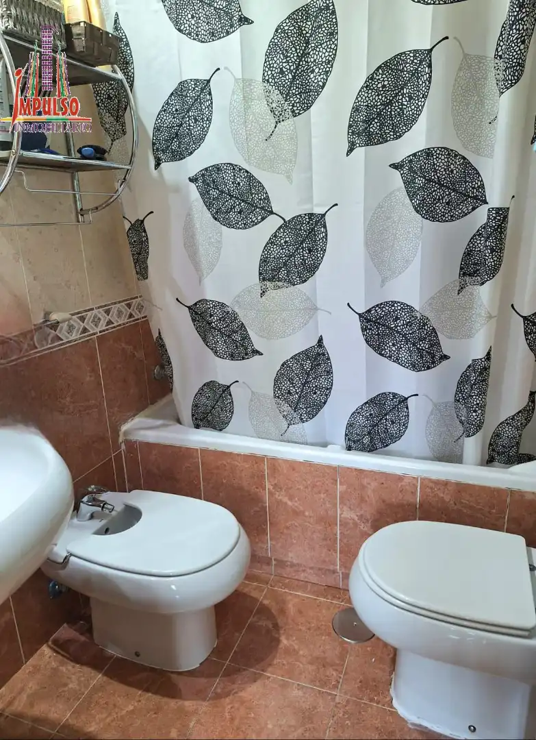 Baño de Piso en venta en Albacete con Calefacción, Trastero y Balcón