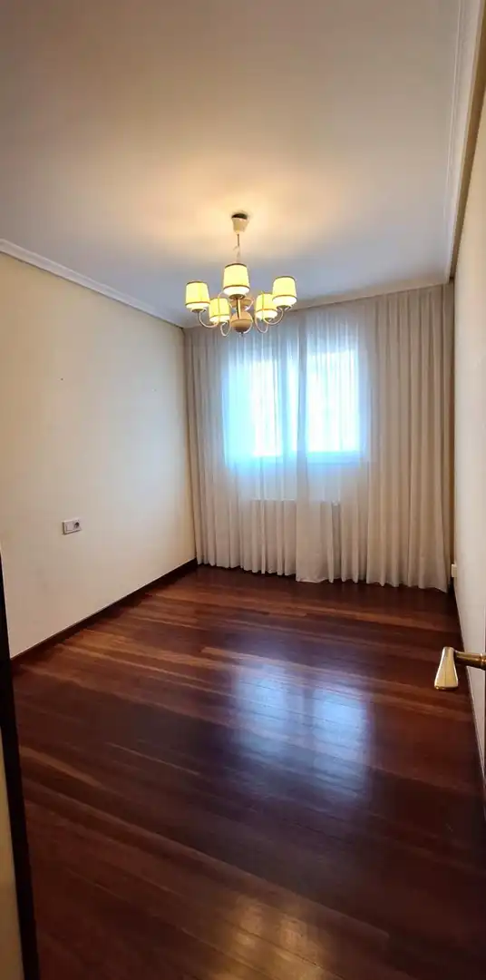 Habitación de Piso en venta en Barakaldo  con Calefacción y Trastero