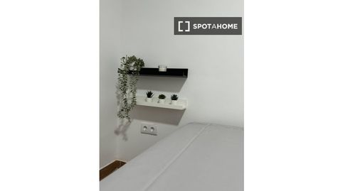 Foto 3 de Piso de alquiler en Los Ángeles, Alicante / Alacant