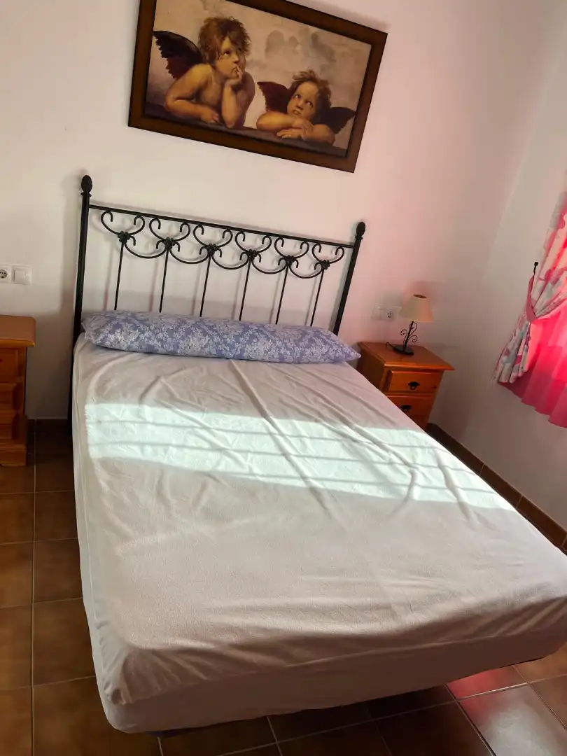 Schlafzimmer von Country house zur Miete in Riogordo mit Privatgarten, Schwimmbad und Möbliert