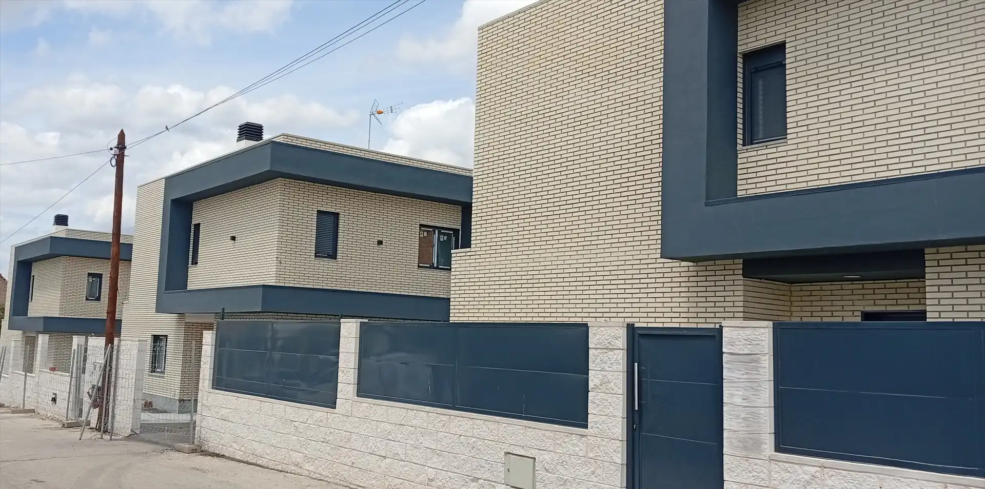 Vista exterior de Casa o xalet en venda en Móstoles