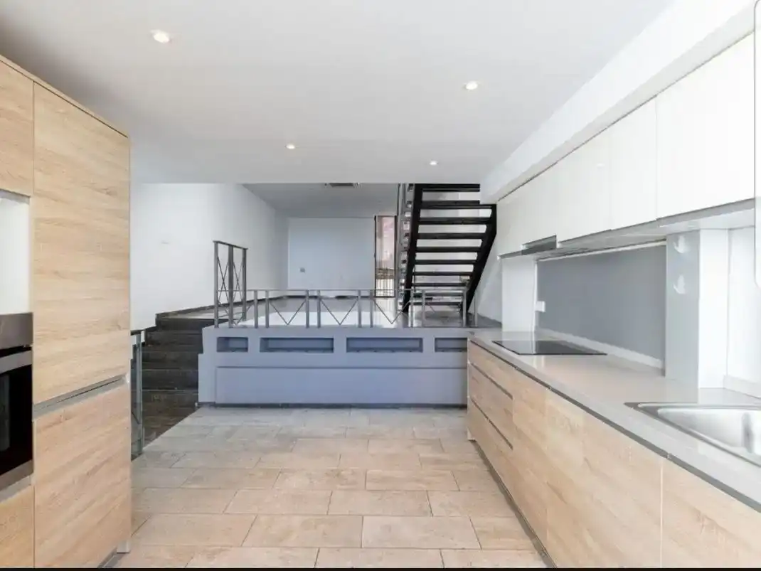 Cocina de Dúplex de alquiler en Mataró con Aire acondicionado, Parquet y Balcón