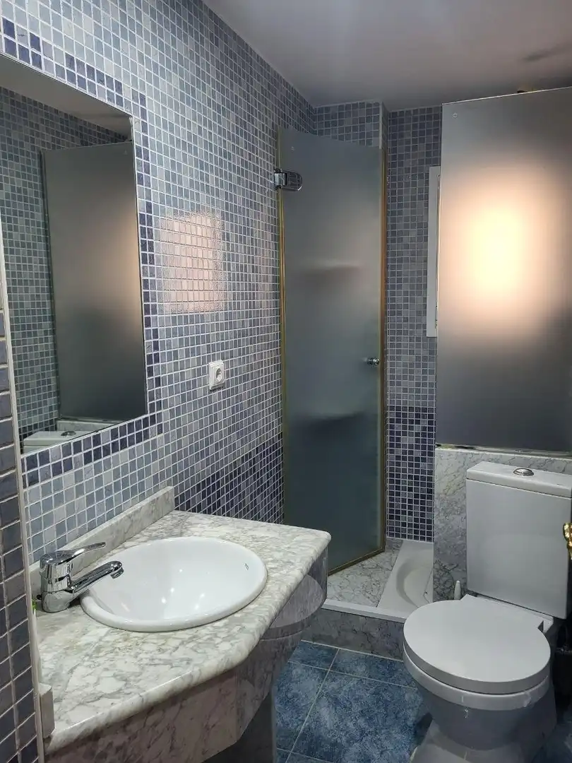 Bathroom of Flat for sale in Quart de Poblet  with Air Conditioner and Storage room