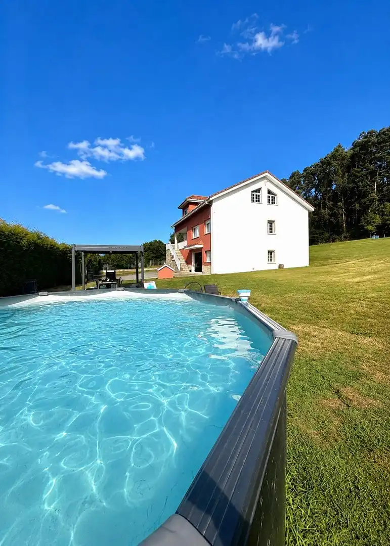 Piscina de Casa o xalet en venda en Corvera de Asturias amb Calefacció, Jardí privat i Terrassa