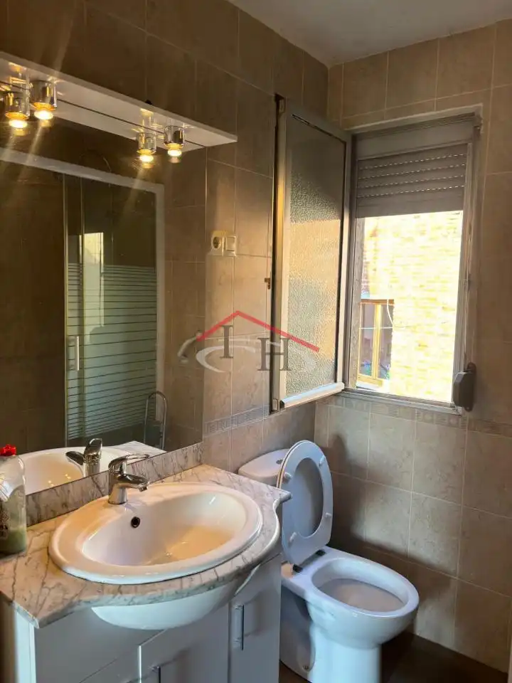 Bany de Casa o xalet en venda en León Capital  amb Calefacció