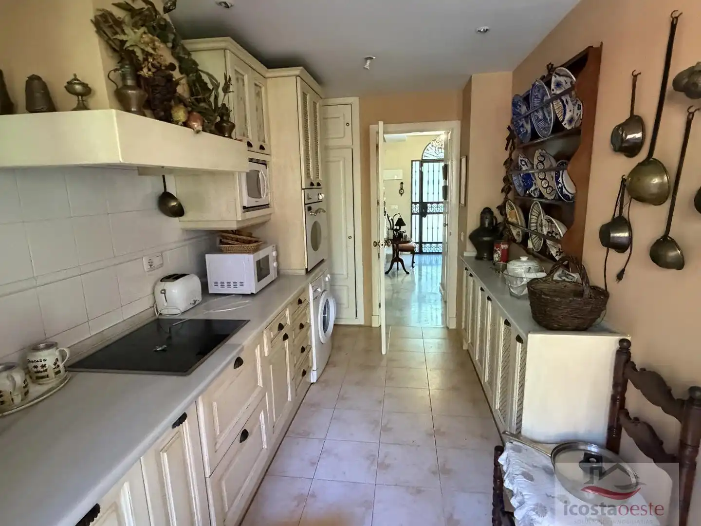 Cuina de Casa o xalet en venda en El Puerto de Santa María amb Aire condicionat, Calefacció i Piscina comunitària