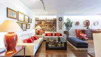 Sala d'estar de Àtic en venda en Las Rozas de Madrid amb Aire condicionat i Piscina