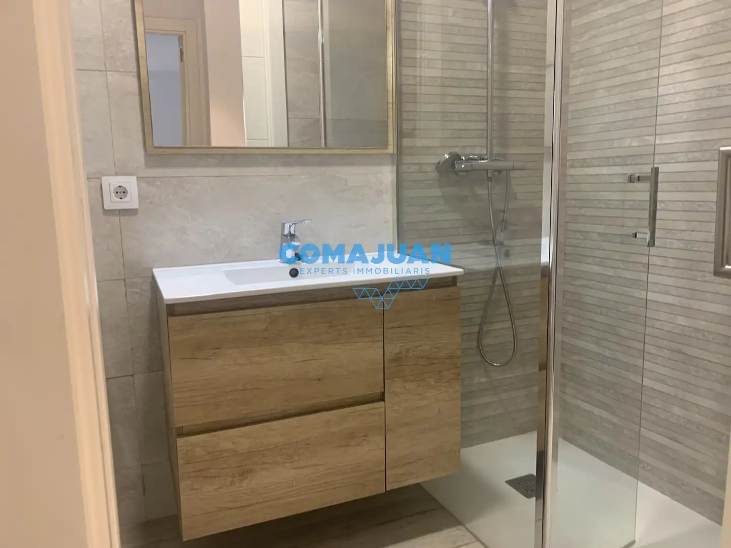 Baño de Piso en venta en Mataró con Aire acondicionado, Calefacción y Trastero