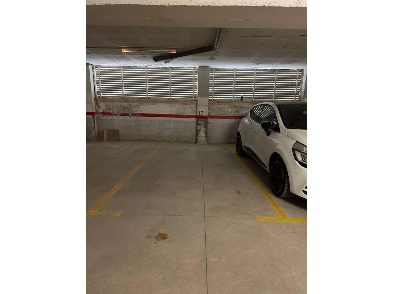 Parkplatz von Garage miete in Vallromanes