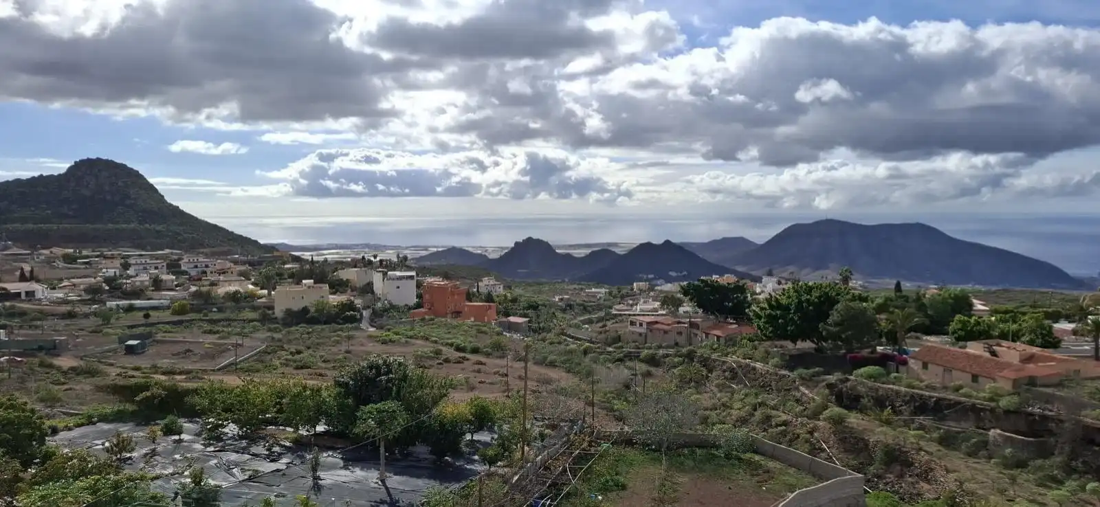 Vista exterior de Casa o xalet en venda en Arona amb Jardí privat i Terrassa