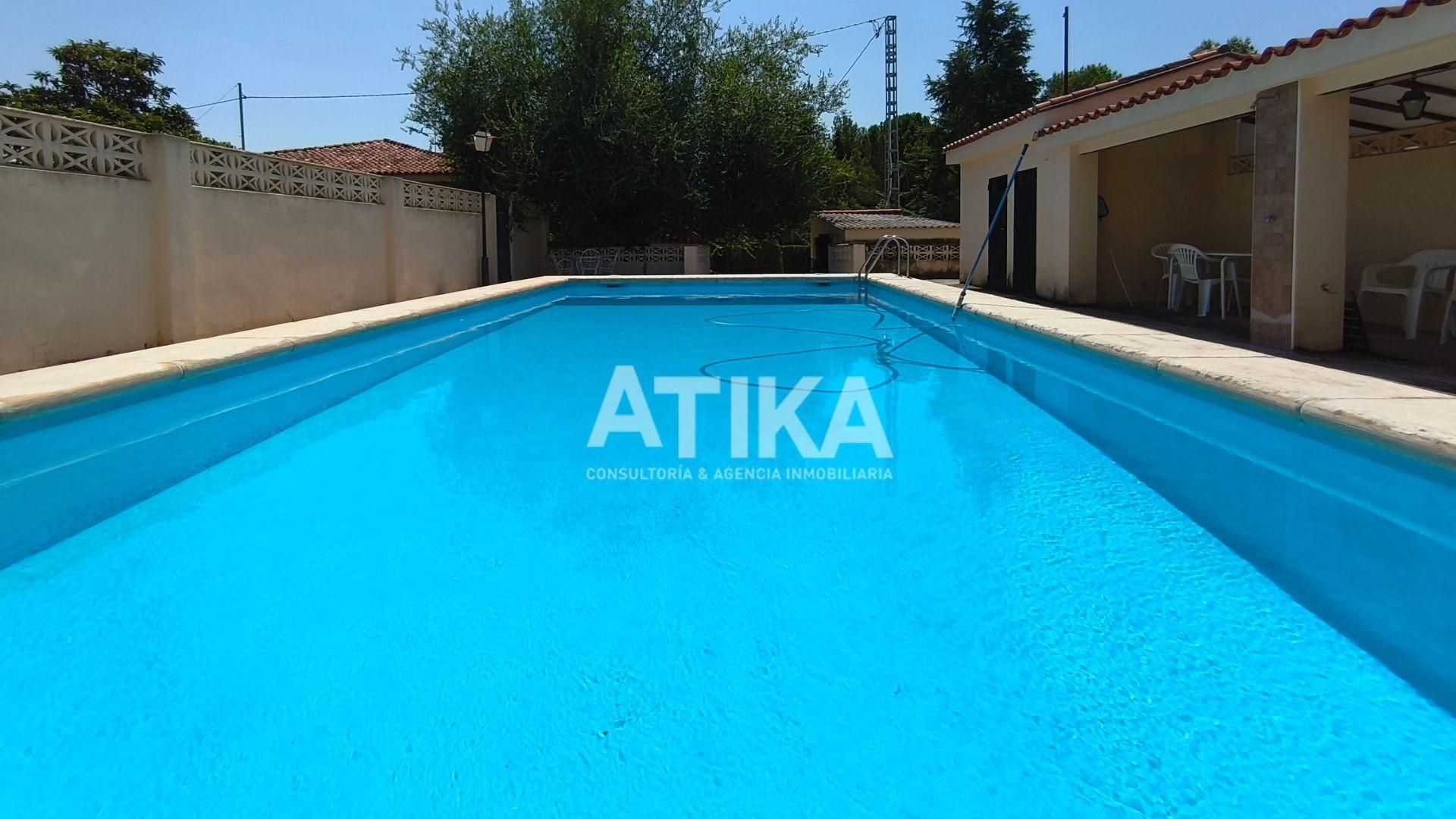 Piscina de Casa o xalet en venda en Ontinyent amb Jardí privat, Terrassa i Traster