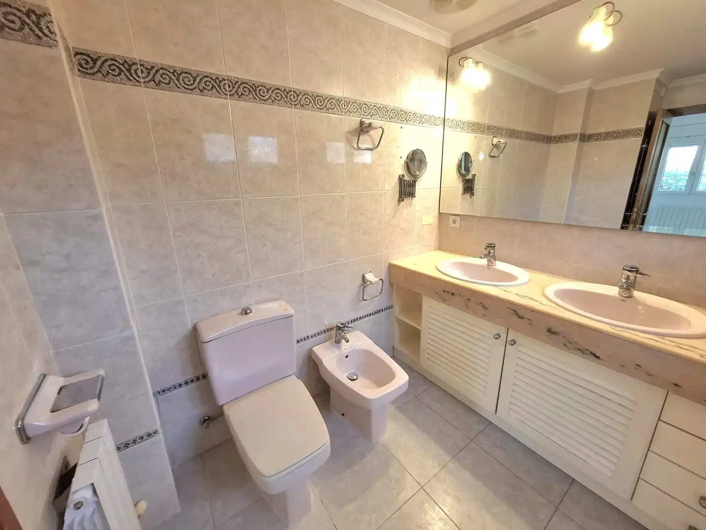 Baño de Planta baja en venta en Palau-saverdera con Calefacción, Terraza y Trastero