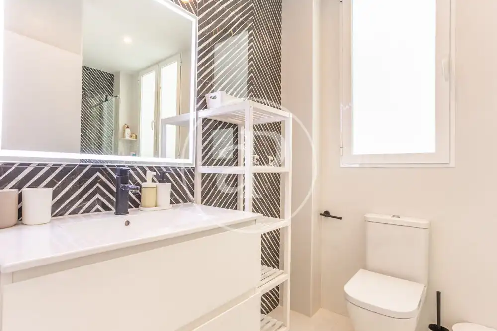 Baño de Piso de alquiler en Valencia con Aire acondicionado, Calefacción y Amueblado
