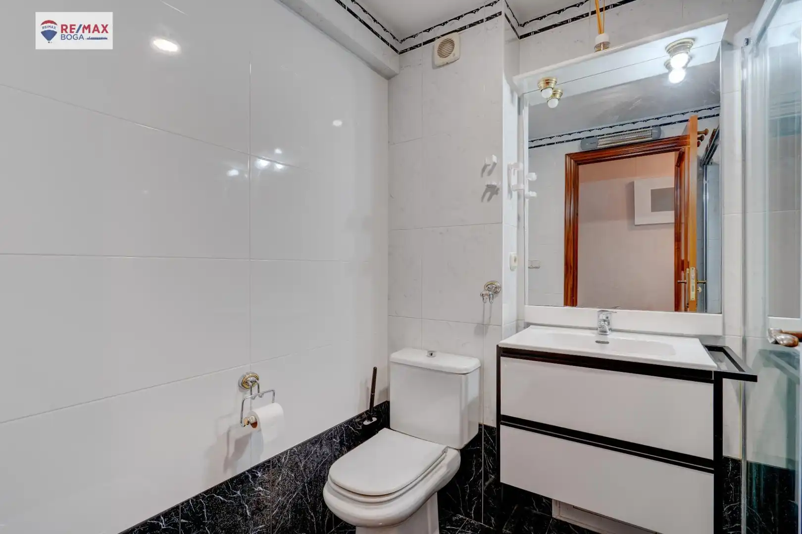 Bathroom of Flat for sale in Errenteria  with Parquet flooring and Furnished