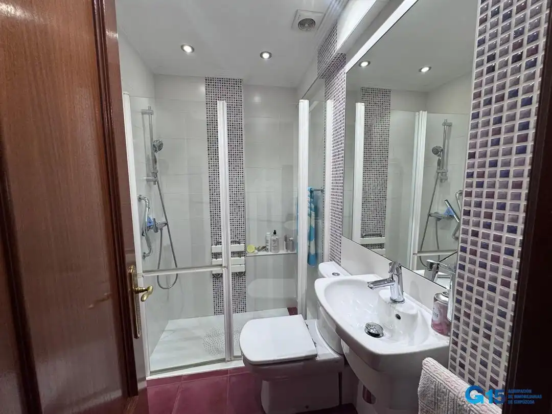 Bathroom of Flat for sale in Errenteria  with Heating, Terrace and Furnished