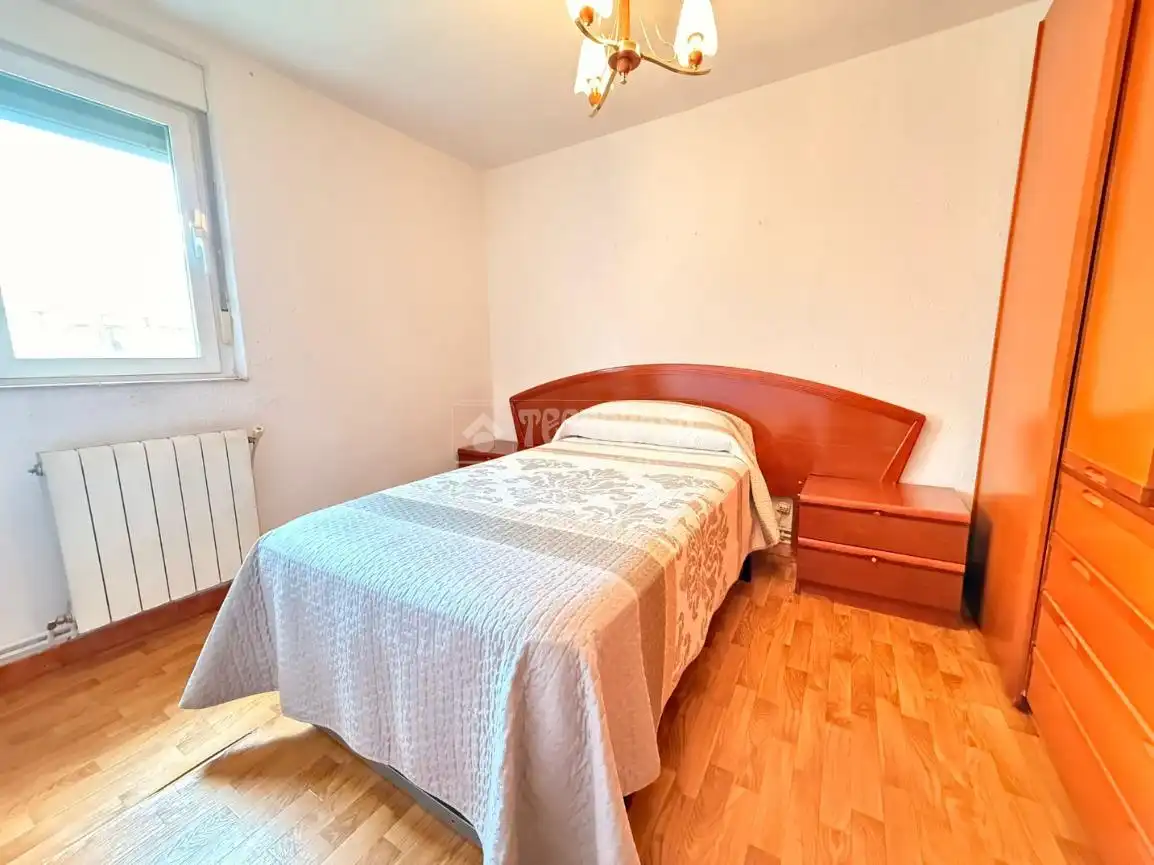Bedroom of Flat for sale in Madrid