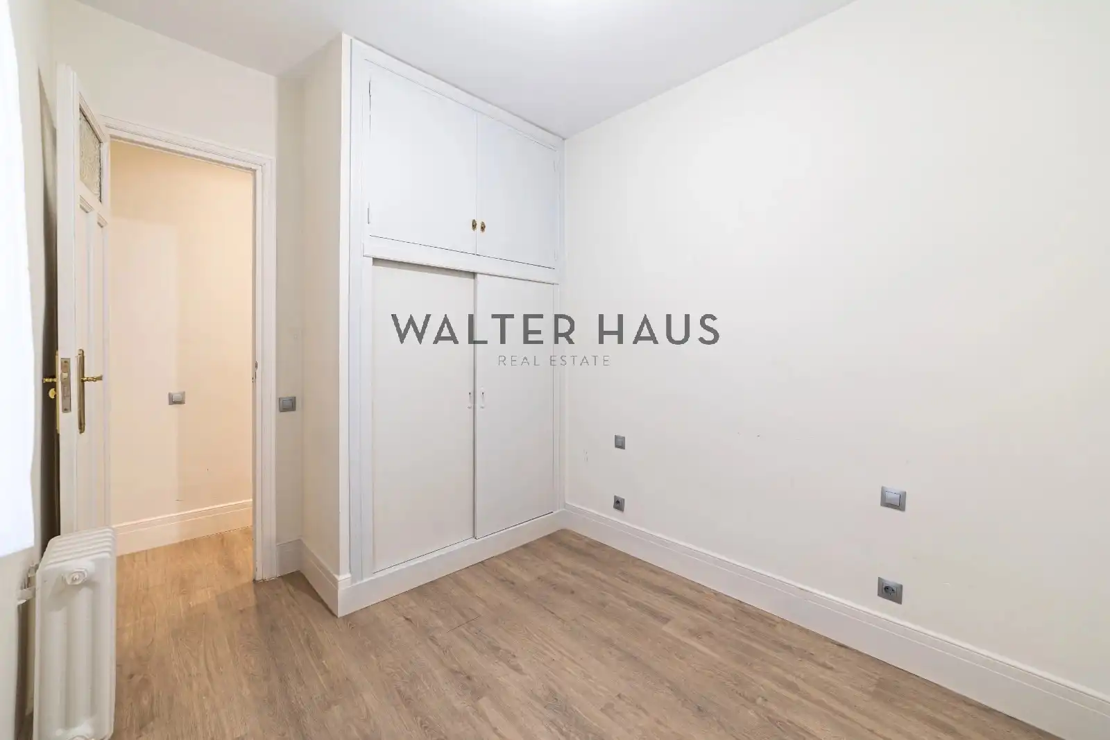 Flat for sale in Madrid  with Air Conditioner, Heating and Oven
